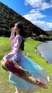 三维控股集团股份有限公司关于董事辞任暨选举职工代表董事的公告