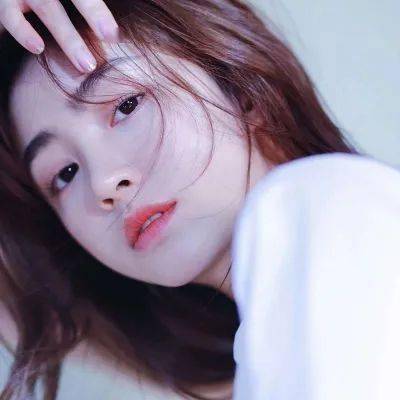 15岁女孩玩恋爱手游充值一万多：为抽卡与“男主”互动，事后觉得被引诱